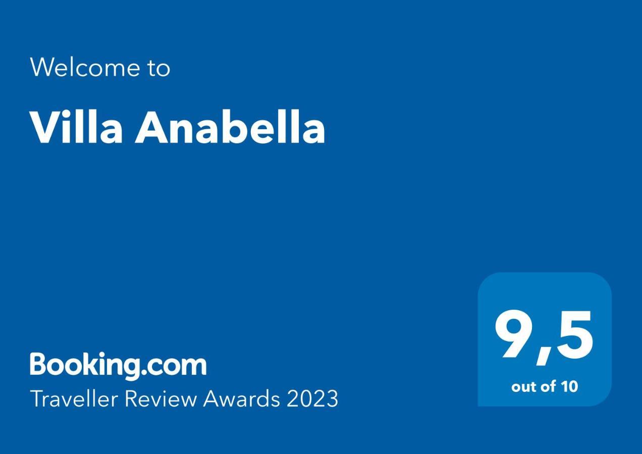 Anabella I *